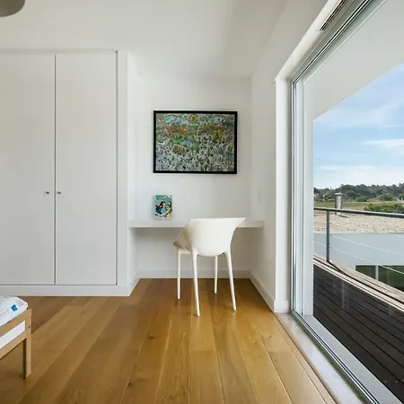 Premium Beach With 4 Bedrooms- Meco, Сесимбра